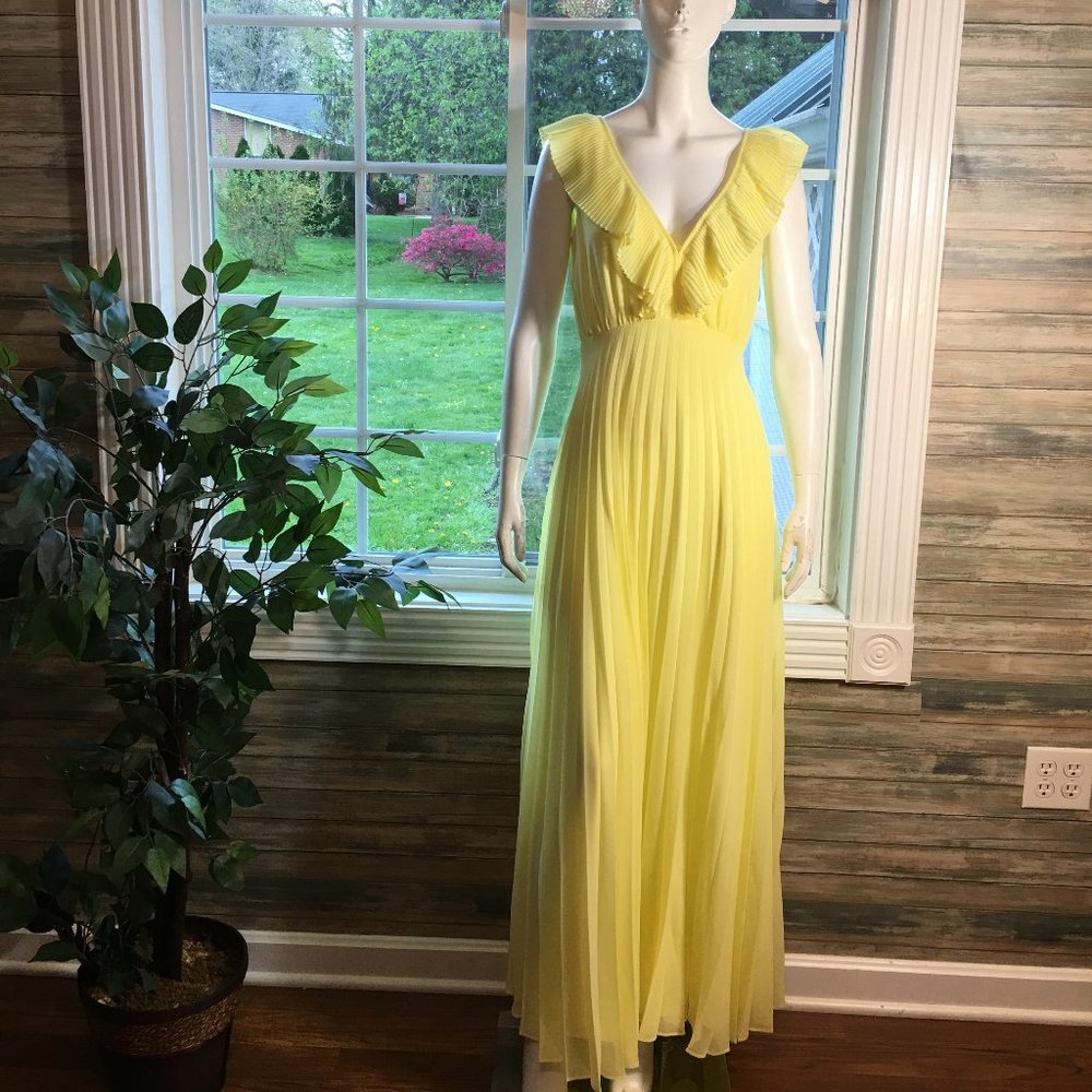 Midnight Doll yellow Maxi pleaded dress size Junior 5